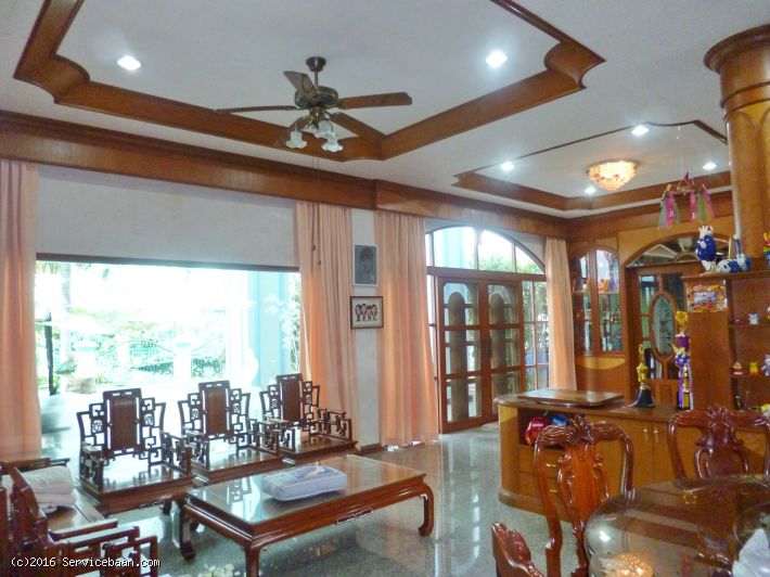 ม.ไดม่อนเฮ้าส์ บ้านเดี่ยว 128 ตรว. อ.เมืองชลบุรี จ.ชลบุรี ใกล้แยกเฉลิมไทย 2 กม. ใกล้ศูนย์ราชการ ม.อยู่ตรงข้ามกองพันทหาร22 ซ.ศุขประยูร 3 ถ.สุขุมวิท 5ห้องนอน 5ห้องน้ำ 